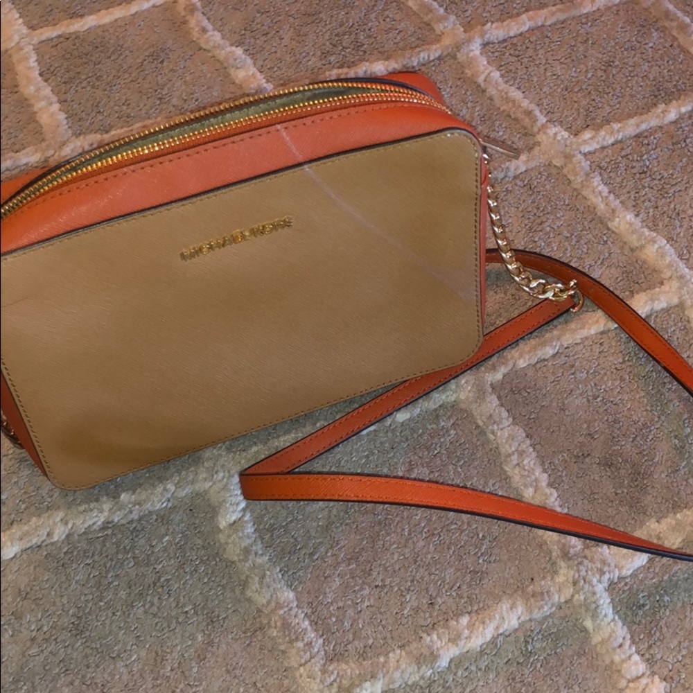 Micheal Kors Crossbody Purse!!